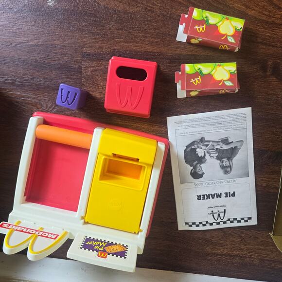 Vintage 1993 McDonald's Happy Meal Magic Pie Maker in Box - COMPLETE - Picture 4 of 8